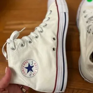 Converse | Shoes | Converse Saturday Night Live White Shoes  display picture 2